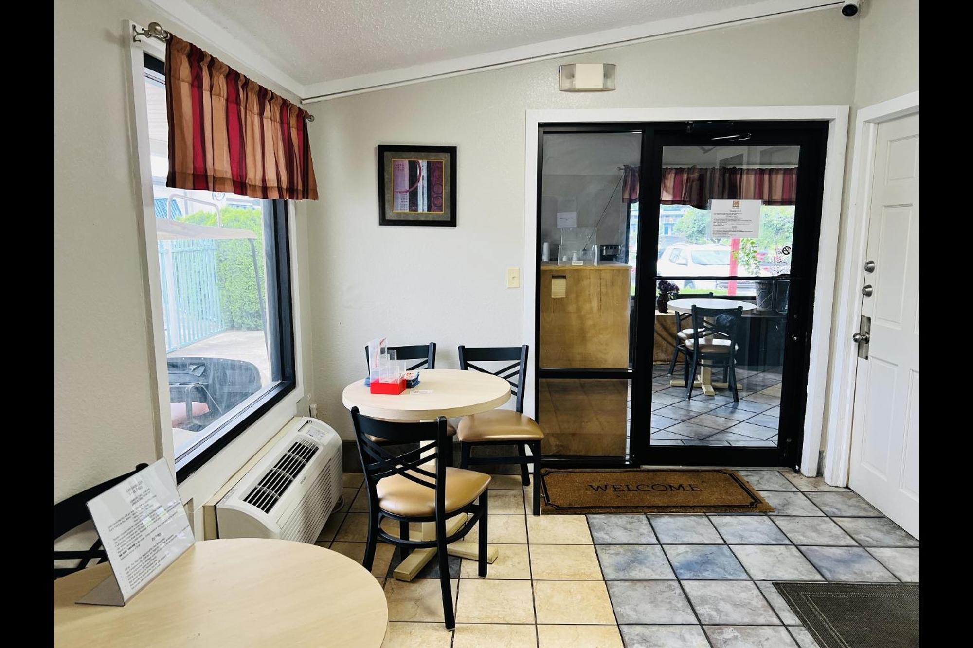 Cozy Garden Inn By Oyo Hwy 40 Richmond Dış mekan fotoğraf